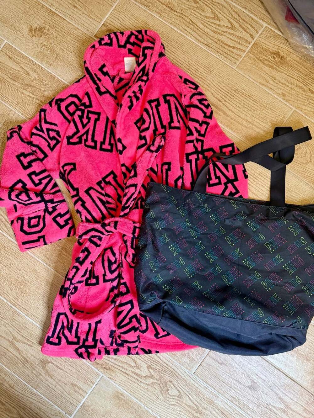 Victoria's Secret Lot Pink Robe M/L Pink Logo Sleepwear and Bag.